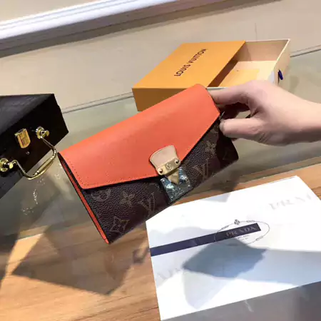 VUITTON アイフォンXS MAXケース 高級