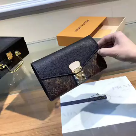 VUITTON アイフォンXS MAXケース 高級