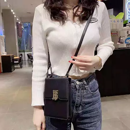 バーバリースマホバッグ