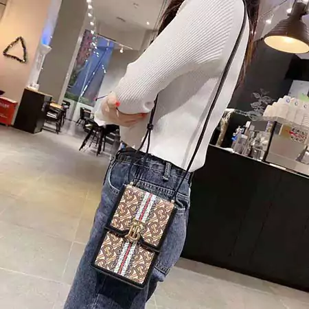 バーバリースマホバッグ
