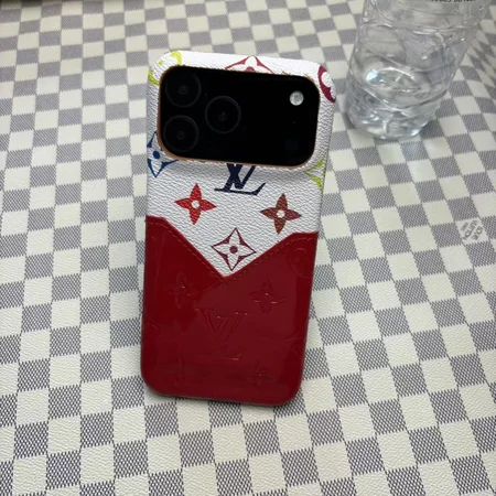 ブランド アイフォーン 15 スマホケース