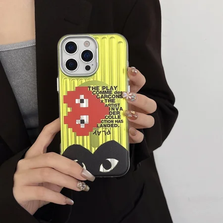 iPhone17ケース コムデギャルソン