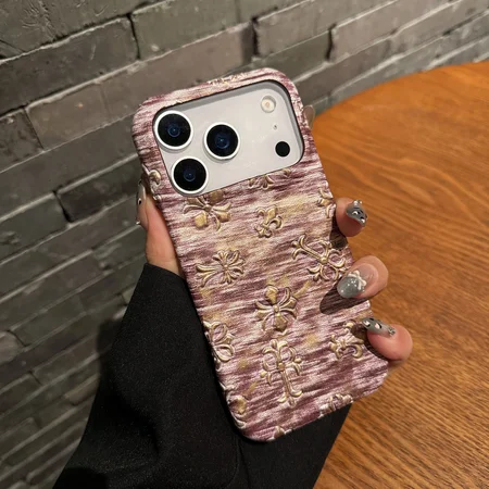 クロームハーツiphone17promaxケース レリーフ加工