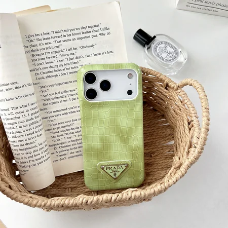 Prada iPhone17Pro ケース
